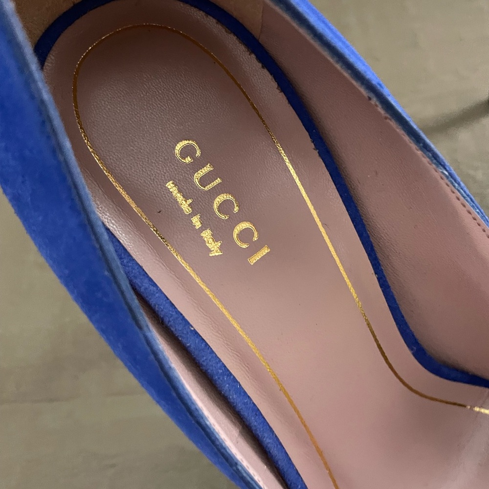 💙 Gucci Blue Suede Pointed Toe Pumps Size 38.5 - Picture 2 of 16